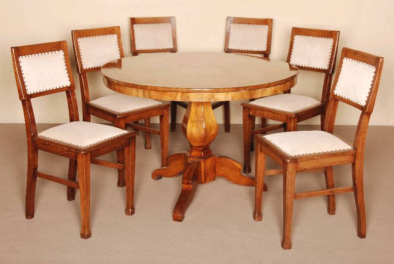 6 StÜhle, deutsch, um 1920, ArtDeco, Eiche massiv, gerade RÜckenlehne, Beine leicht konisch, schuhfÖrmig ausladend, Polsterung und Bezug ...