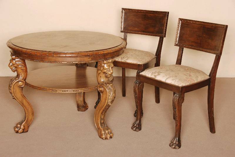 Salontisch mit 2 StÜhlen, deutsch, um 1910, Weichholz und Nußbaum massiv, Barockstil mit Jugendstilelementen, Tisch Weichholz, Nußbaum- und ...