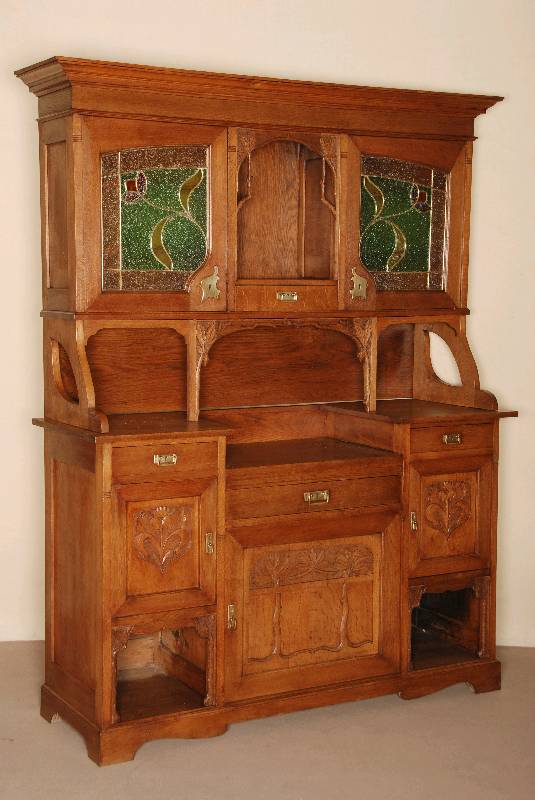 Aufsatzbuffet, deutch, um 1900, Eiche massiv , gerader Korpus mit zurÜckgestelltem Oberteil , unten TÜren mit floralen Flachschnitzereien, ...