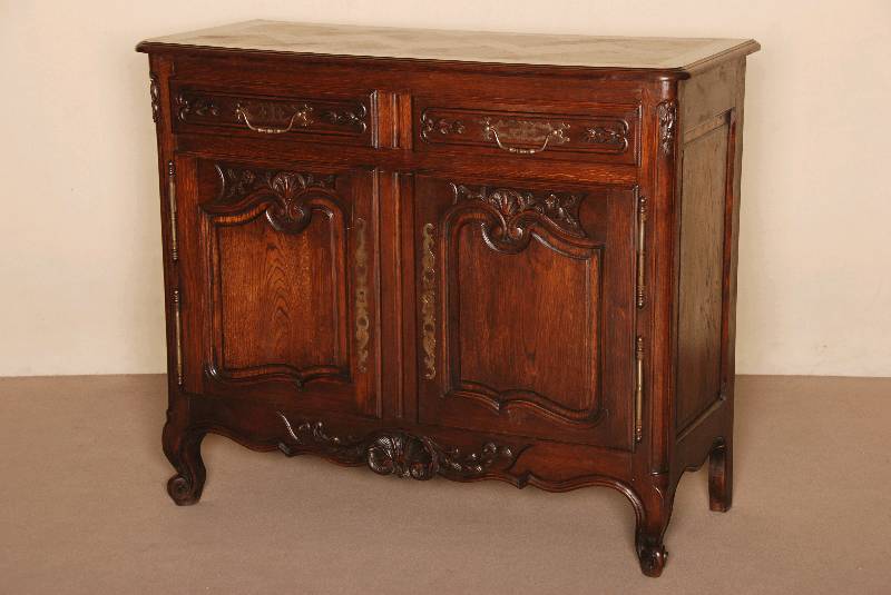 Anrichte, Frankreich, um 1930, Eiche massiv, Eiche furniert, Barockstil, nach dem Vobild von 1780, auf gebogenen Beinen, abgerundete Ecken, ...