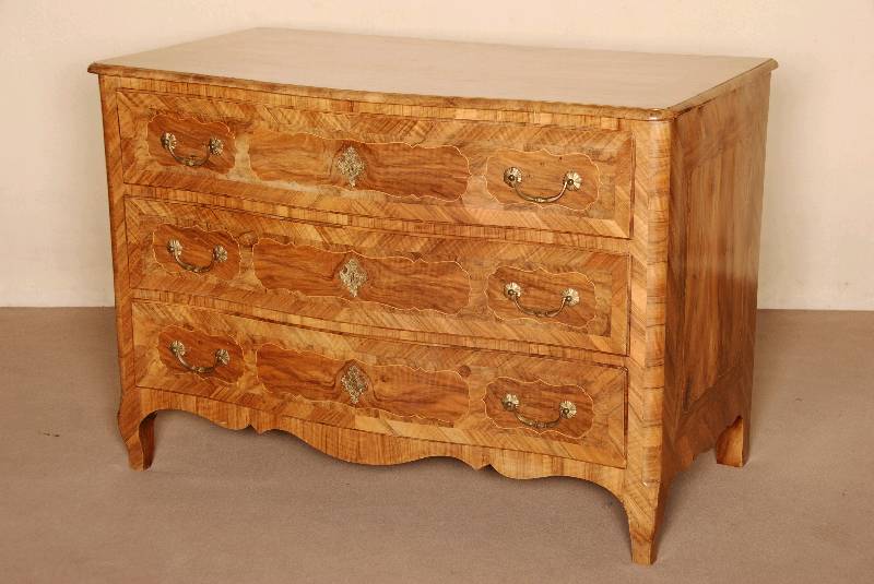 hÖfische bzw. hochbÜrgerliche Kommode, Kurpfalz, um 1760/80, Raum Mannheim, Landau, Schwetzingen, 3-schÜbig, Korpus Weichholz, Front gespannt ...