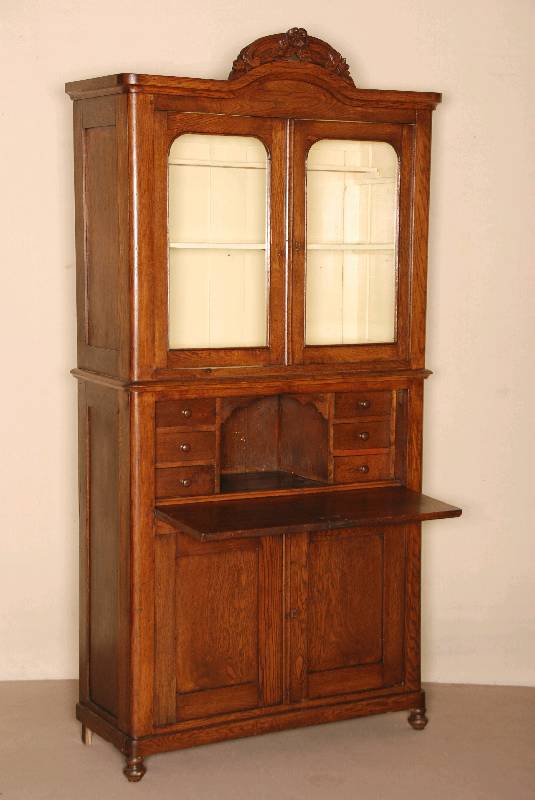 SekretÄr, deutsch, um 1850, SpÄtbiedermeier, Eiche massiv, RÜckwand Weichholz, auf 2 KugelfÜßen, unten 2 TÜren, innen mit Ablage, Innenleben ...