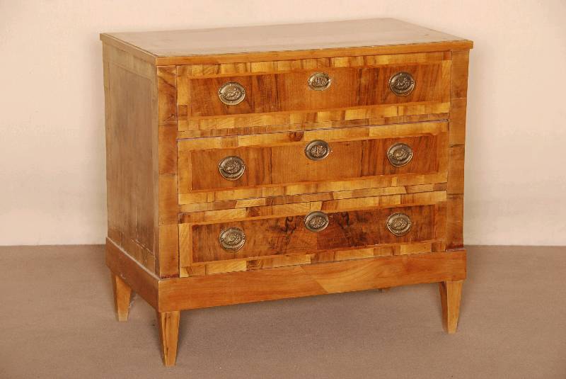 3-schÜbige Kommode, deutsch, um 1890/1900, unter Verwendung Älterer grÖßerer Teile von 1770/80, Korpus Weichholz, dickfurnieriges ...