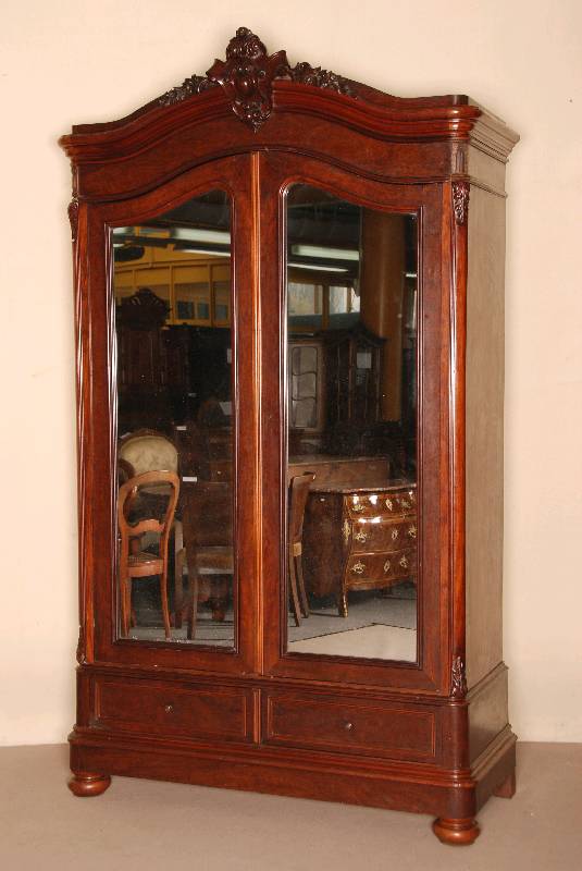 Kleiderschrank, Frankreich/Nancy/ Elsaß-Lothringen, um 1880/90, abgerundete Ecken, Korpus Eiche und Weichholz, stark dem Stil von Louis-Philippe ...