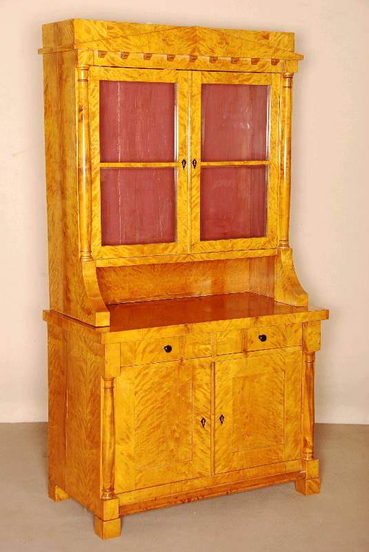 KÜchen- bzw. Eßzimmerschrank, deutsch, um 1920, Biedermeierstil, Korpus Weichholz, Birkefurnier, Schrank aus mehreren Teilen aufgebaut, ...