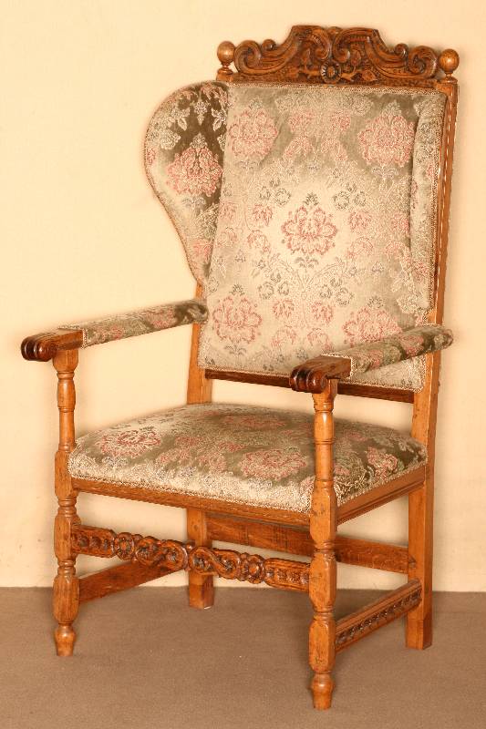 Barockstuhlsessel, deutsch/Umkreis Aachen, um 1720/30 Ausstellteile spÄter, Gestell Eiche massiv, Unterteil 4-fach verschrÄnkt, sparsam ...