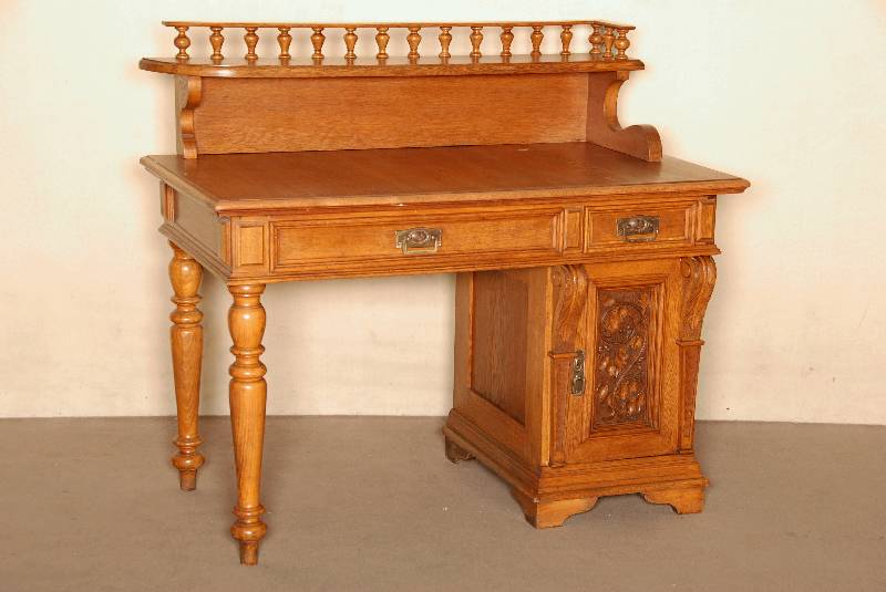 Damenschreibtisch, deutsch, um 1895, Jugendstil, Korpus Weichholz, Eiche massiv Eichefurnier, asymetrischer Aufbau, links mit gedrechselten ...