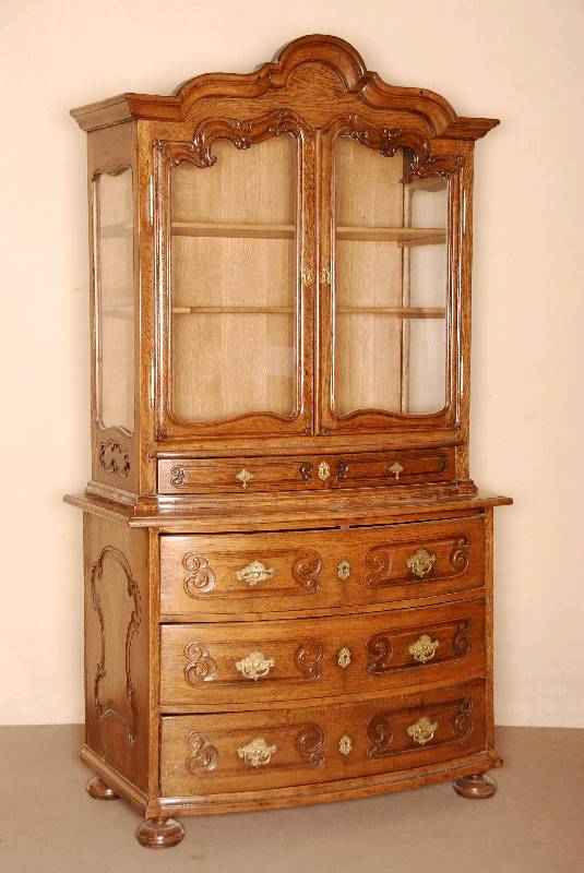 Aufsatzkommode, Kurpfalz/Gegend Mannheim/Heidelberg, um 1770/80, Eiche massiv bzw. RÜckwand und Innenleben Weichholz, Rocaillen und ...