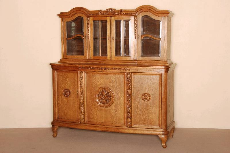 AufsatzmÖbel, deutsch/Pfalz, um 1925/28, wohl NiederhÖfer, Eiche massiv, Front auf Rahmen gearbeitet, Korpus Trageteile Hartholz, Auskleideteile ...