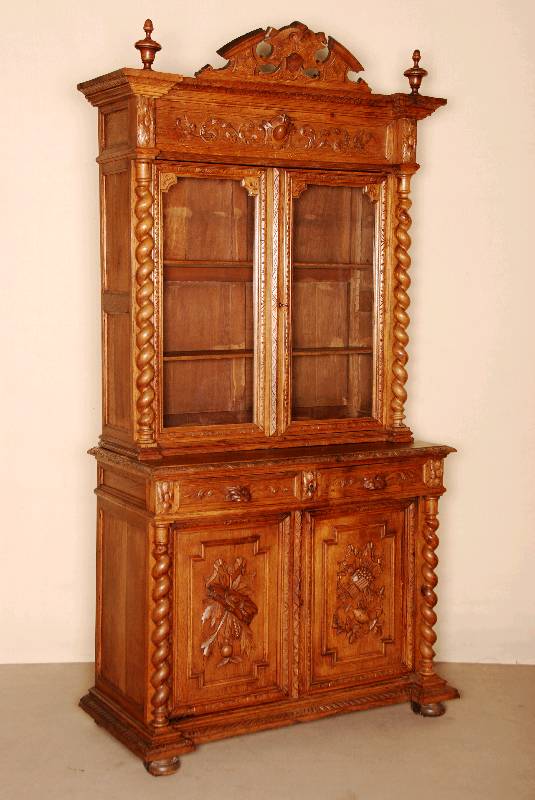 Aufsatzschrank, Flandern/Belgien, um 1890, Eiche massiv, komplett auf Rahmen gearbeitet, zeittypisch, freistehende gedrechselte SÄulen, reich ...