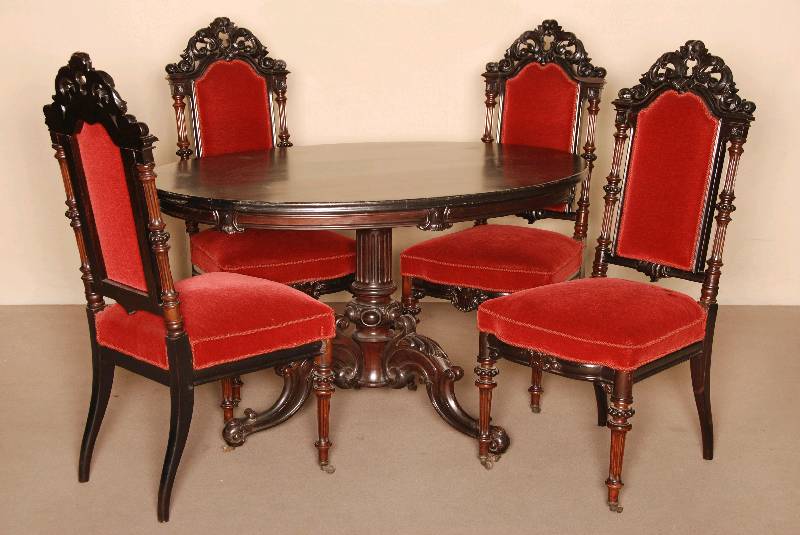Salontisch, deutsch, um 1870/80, Barockstil, Fuß Makasar massiv, 3 Ausleger aus dem Vollholz geschnitzt, doppelt geschweift, mit ...