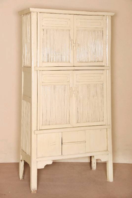 Schrank, Asien/China, um 1910/20, Bambusholz , 4-tÜrig, unten offenes Fach, FÜllungen aus BambusstÄbchen, obere Seite mit kassettierten ...