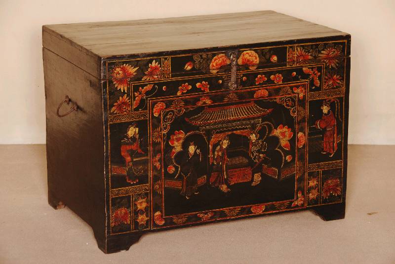 Bauerntruhe, Asien/Mongolei, um 1910/20, Weichholz, bemalt mit figÜrlichen Darstellungen, restauriert, Gebrauchsspuren, ca. 64x88x57 cm