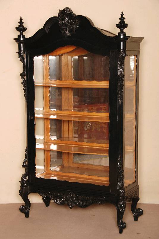Sammler- bzw. Prunkvitrine, Holland, um 1870 , Wilhelm III, Korpus Eiche, Mahagoni furniert, ebonisiert, FÜße mit Rocaillen und ...