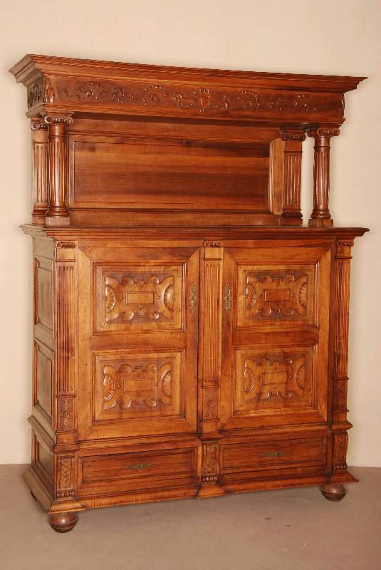 AufsatzmÖbel, norddeutsch/Niederlande, um 1870/80, Nußbaum massiv, Weichholz und Eiche , komplett auf Rahmen gearbeitet, reiner Renaissancestil, ...