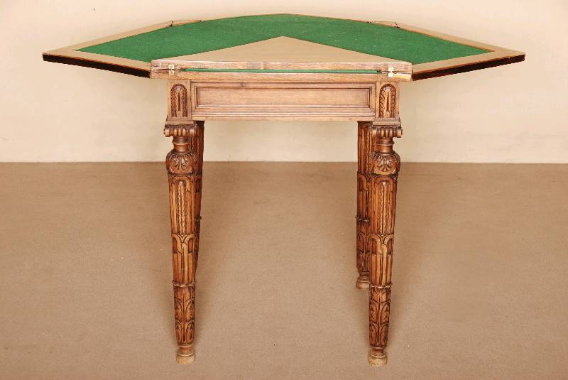 VerwandlungsmÖbel, deutsch/Frankreich, um 1890 , Zarge und Beine Nußbaum massiv, klassizistisch, z.T. aus dem Vollholz geschnitzt, 2-schÜbig, ...
