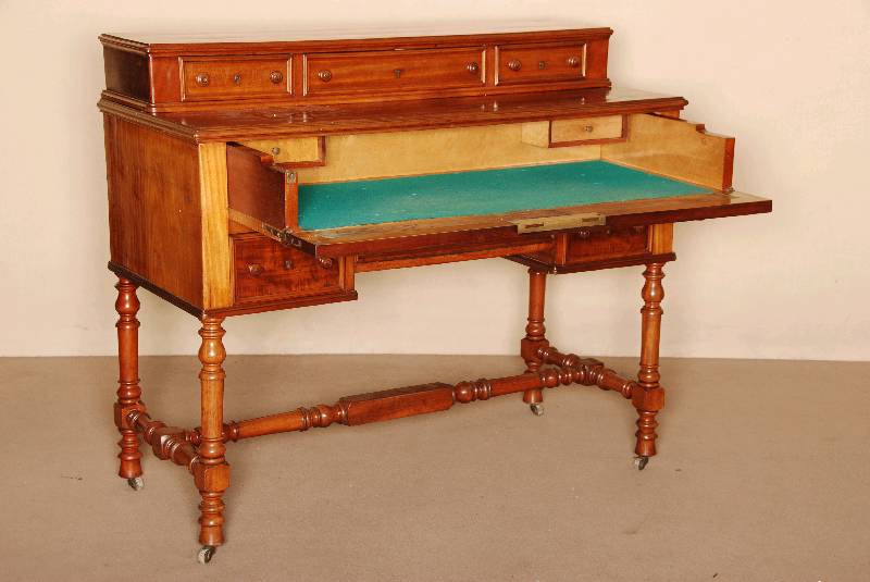 Schreibkommode mit Aufsatz, England, um 1860/70, viktorianisch, Mahagoni massiv, z.T. Mahagonifurnier, RÜckseite Nadelholz, gedrechselte Beine, ...