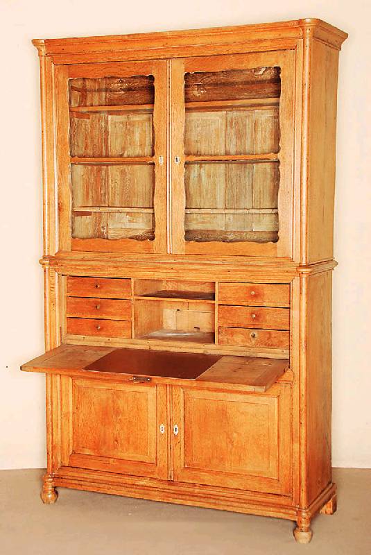 Schreibschrank, mitteldeutsch, um 1835, 2 -teilig, Korpus Eiche massiv, Front auf Rahmen gearbeitet, Oberteil verglast, sogenannte ...