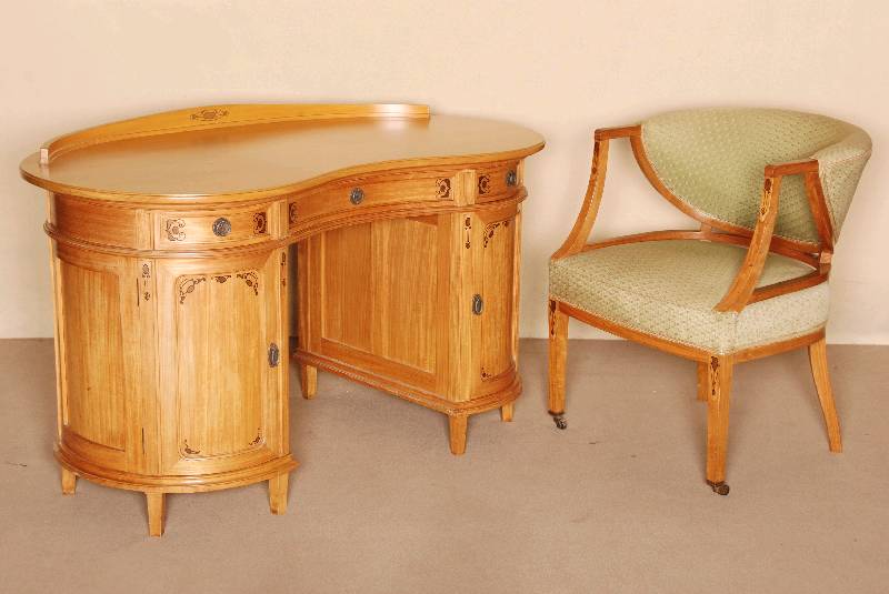 eleganter Nierenschreibtisch mit Stuhl, deutsch, um 1904, reiner abstrakter Jugendstil mit leichten Anspielungen an das Formspiel von Bruno Paul, ...