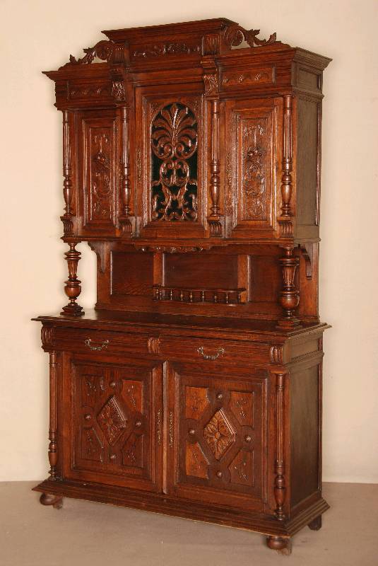 Aufsatzbuffet, Frankreich, um 1890, Henry Deux, Korpus Eiche/Weichholz, z.T. Tischlerplatte, Lisenen mit kannelierten VollsÄulen, TÜrfÜllungen ...