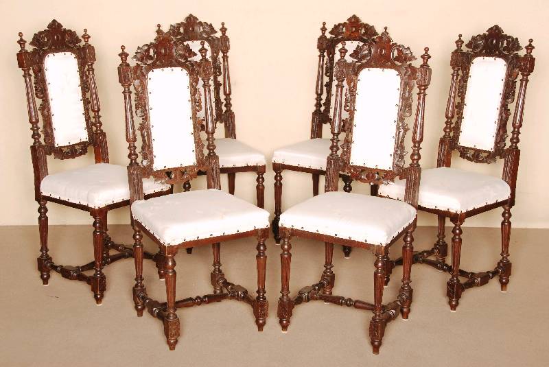 6 HochlehnstÜhle, Frankreich, um 1880, Eiche massiv, auf gedrechselten Beinen, verstrebt, kanneliert, RÜckenlehne mit prunkvoller BekrÖnung, ...