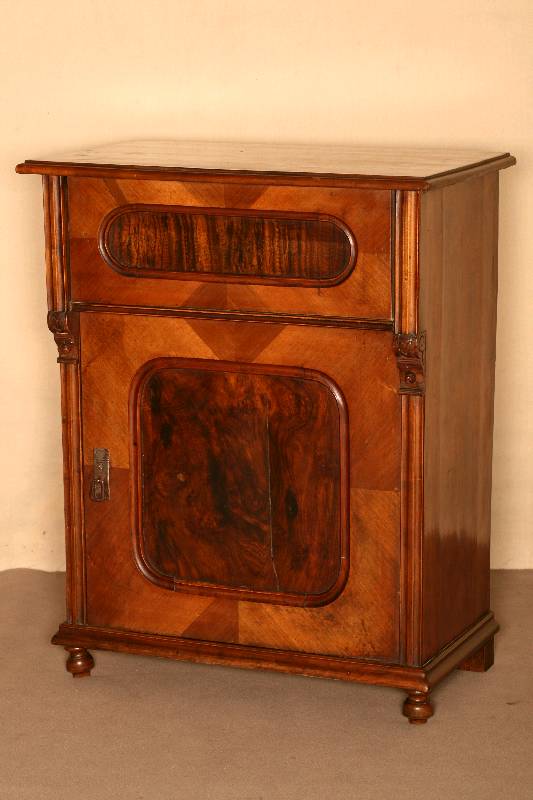Detail a: SchrÄnkchen bzw. Waschkommode, um 1880/90, nussfurniert, aufklappbare Platte, stÄrker beschÄdigt, ohne SchlÜssel, Alters- und ...