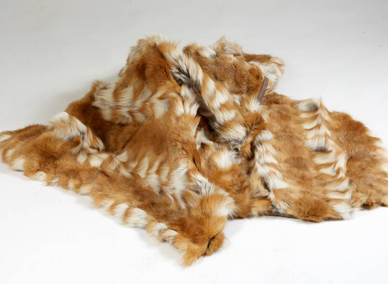 Decke aus Fuchs, RÜckseite braun gefÜttert, Maße: 210 x 75 cm