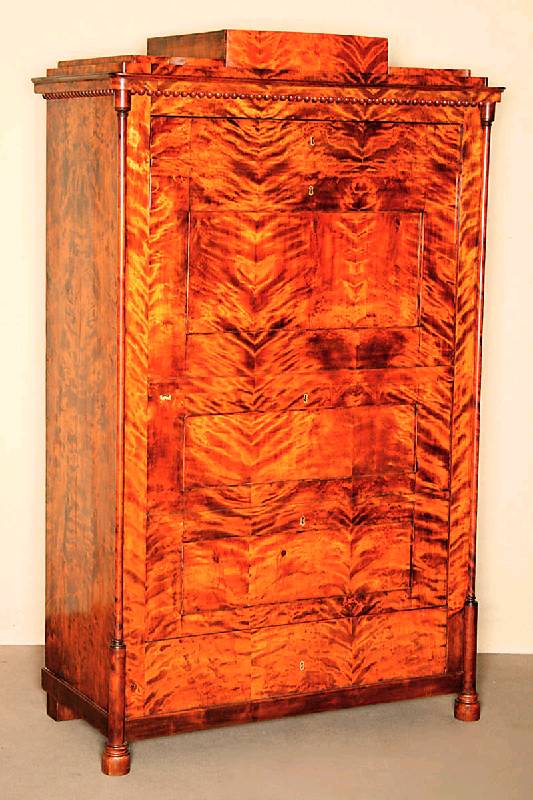 Biedermeierschrank, sogenannter Blender, mitteldeutsch, um 1830, Schrank gibt vor ein SekretÄr zu sein bzw. Schubladen und eine KlapptÜr zu ...