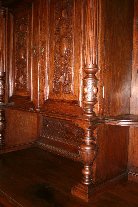 Detail a: GrÜnderzeit-Vielzweckschrank, deutsch, um 1885/90, komplett Eiche massiv, hervorragende Verarbeitung, ausgesuchte HolzqualitÄt, stiltypisch, ...