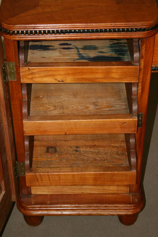 Detail a: Jugendstilschreibtisch, deutsch/KÖlner Raum, komplett auf Rahmen gearbeitet, z.T. Kirschbaum massiv bzw. Kirschbaumfurnier von hoher QualitÄt, ...