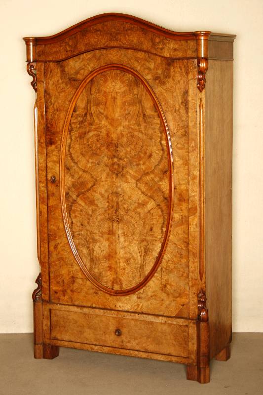 Schrank, deutsch, um 1865, Louis-Philippe, Korpus Weichholz, ausgesuchtes Wurzelholzfurnier, abgeschrÄgte Ecken, in Voluten auslaufend, 1-tÜrig, ...