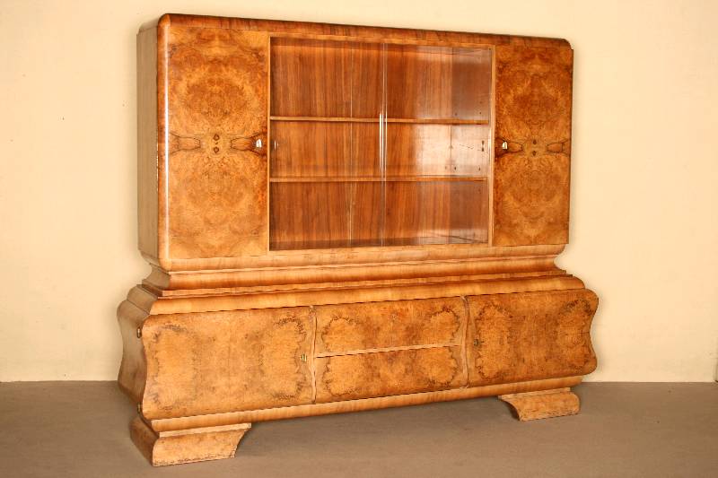 Vielzweckschrank, deutsch, um 1930/32, wohl HallermÖbel, sogenanntes deutsches ArtDeco, mit Anspielung auf barocke Formen, Korpus Hartholz, ...