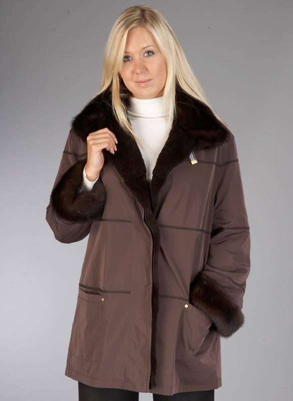 Braune Damenjacke mit Nerzinnenfutter, Gr. 40, Innnenfutter aus braunem geschorenen Nerz, Futter mit KnÖpfen abnehmbar, Kragen und Manschetten ...