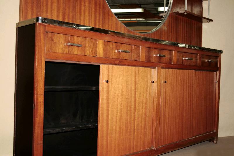 Detail c: ArtDeco-Bar, Frankreich, um 1935, stilrein und zeittypisch, Korpus Weichholz/Hartholz, Palisander- und Makasarfurnier, z.T. intarsienhaft verlegt, ...
