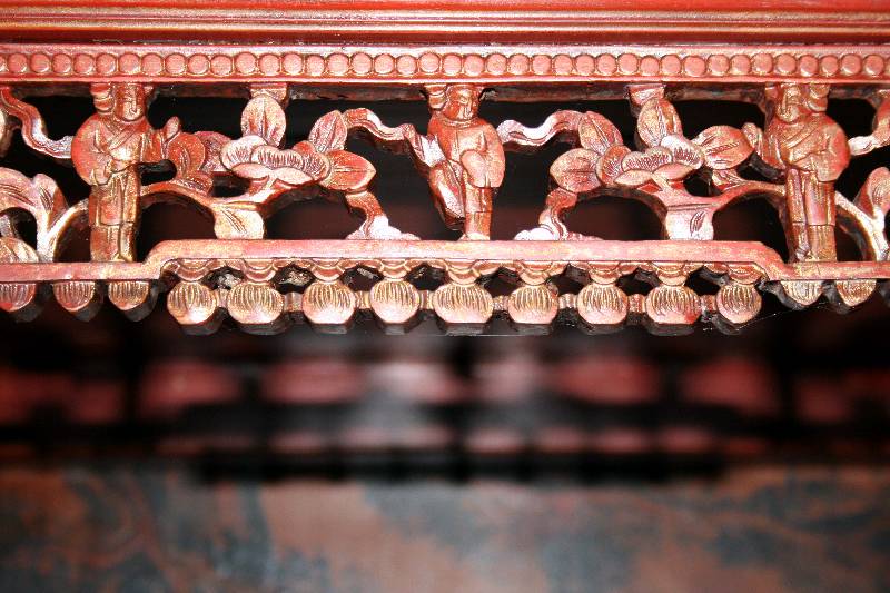 Detail b: HochzeitsaufsatzmÖbel, China, um 1900 oder frÜher, komplett auf Rahmen und Leisten gearbeitet, Unterteil 2-schÜbig und 2-tÜrig, Inlets ...