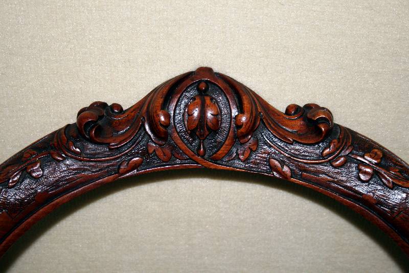 Detail a: Salontischgarnitur, deutsch, um 1840/50, Louis-Philippe, sechs StÜhle im sogenannten Brezelstil, Gestell Mahagoni massiv, gerieft, allseitig ...