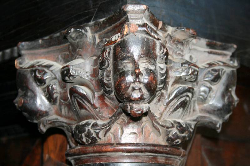 Detail d: PrunkfrÜhbarockschrank, Niederlande/Nordrheinwestfalen, um 1640/60, Korpus Eiche massiv, sogeannter Kissenschrank, Seiten und Mittelteil mit ...