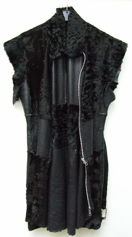 Ärmelloses Designer-Wende-Jacke, Gr. ca. 38, schwarzes Leder und schwarzer Persianer, Reißverschluß, Einzelanfertigung, gekauft 2007 fÜr EUR ...
