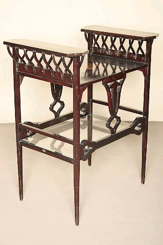 Jugendstilbeistelltisch, England, um 1900/10 , strenger Jugendstil, Makasar, links und rechts mit Balustrade, sogenannte Krippenverzieurng, Stäbe in ...