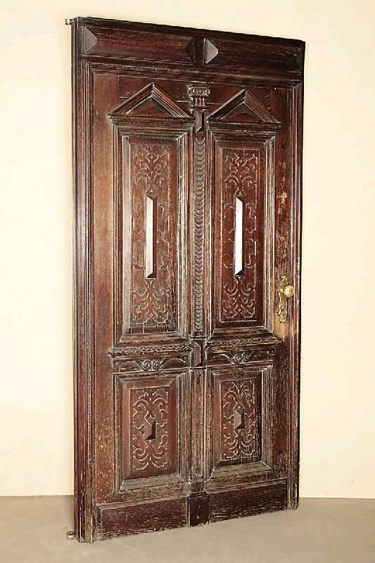 Abschlußtür, deutsch, um 1880/90, Gründerzeit, auf Rahmen gearbeitet, Eiche massiv, vier Inlets, diese in Flachschnitzereien mit Motiven um ...