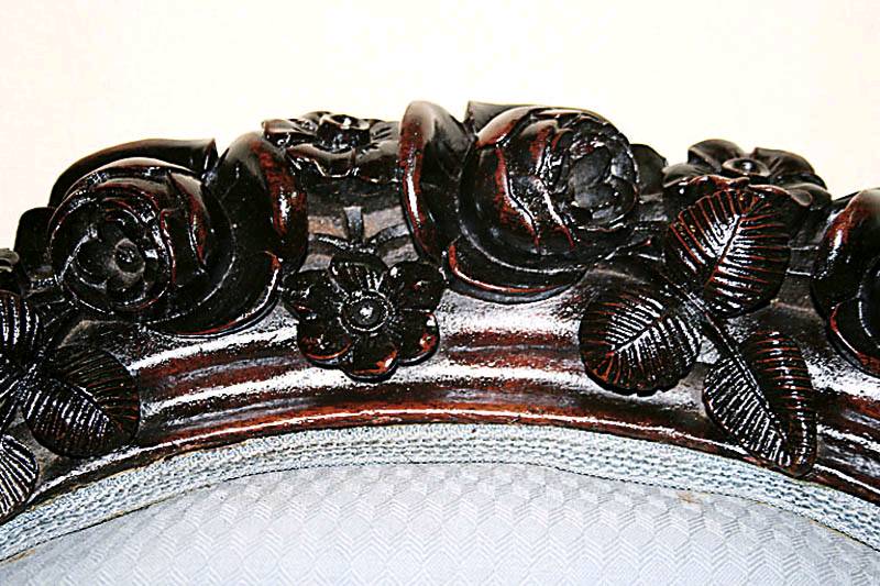 Detail a: Armlehnsessel, deutsch, um 1860, Louis -Philippe, Korpus Palisander massiv, auf gebogenen Beinen, vorne mit Messingrollen, original ovale ...