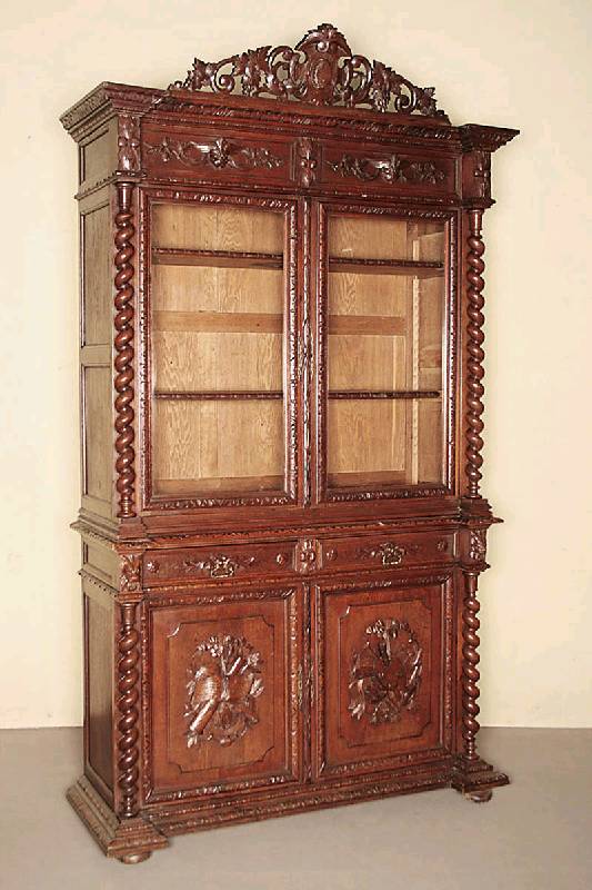 Aufssatzschrank, Flandern/Belgien, um 1890, Eiche massiv, komplett auf Rahmen gearbeitet, zeittypisch, freistehende gedrechselte Säulen, reich ...