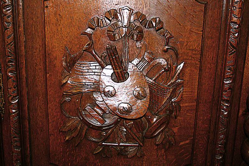 Detail a: Aufssatzschrank, Flandern/Belgien, um 1890, Eiche massiv, komplett auf Rahmen gearbeitet, zeittypisch, freistehende gedrechselte Säulen, reich ...