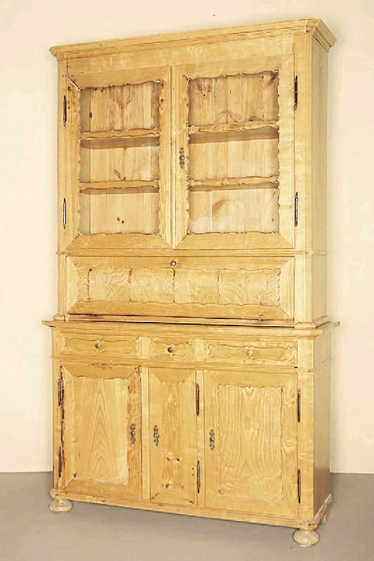 Detail a: Aufsatzmöbel, westdeutsch/Pfalz, Raum Neustadt/Landau, um 1835/40, Korpus Weichholz bzw. Rüster massiv, Front auf Rahmen gearbeitet, dieses ...