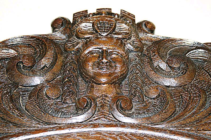 Detail a: Vier Prunkarmlehnsessel, um 1890/1900, Eiche massiv, Gestell aus ausgesuchtem Hirnholz, Renaissancestil, Zarge und Front mit Schuppen- bzw. ...