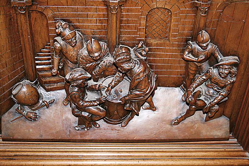 Detail c: Prunkschrank, deutsch, um 1870/80, sogenannter brabanter historizistischer Prunkstil, Korpus komplett Eiche massiv, von bester Qualität, ...