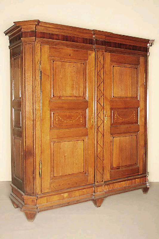 Prunkhochzeitsschrank, Südpfalz/Gegend Neustadt, um 1770/80, Eiche massiv, komplett auf Rahmen gearbeitet, Holz von bester Qualität, nur Hirnholz, ...