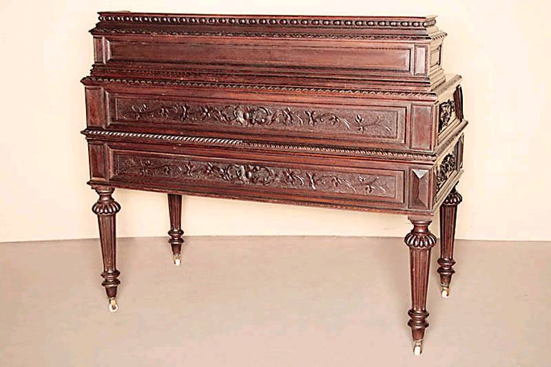 Detail a: Schreibtisch, deutsch/Frankreich, um 1870, Umgebung Straßburg, Eiche massiv, auf gedrechselten Beinen, kanneliert, mit Porzellanrollen, allseitig ...