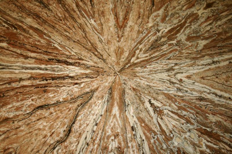 Detail a: Sogenannter Rauch- bzw. Etagentisch, deutsch, um 1912/15, im florentinischen Renaissancestil, Nußbaum massiv bzw. Nußbaumfurnier, Beine in Form von ...