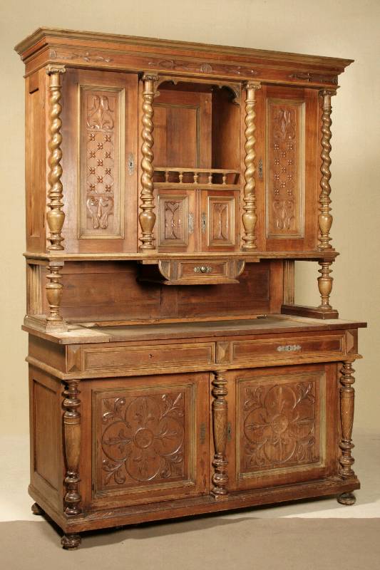 Aufsatzschrank, deutsch, um 1880/90, 3 -teilig, Front und Seiten auf Rahmen gearbeitet, z.T. Hartholz, Front Nußbaum massiv, z.T. Obstholz, ...